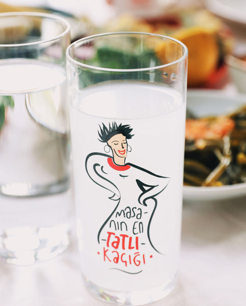 Masanın En Tatlı Kaçığı, Rakı Kadehi