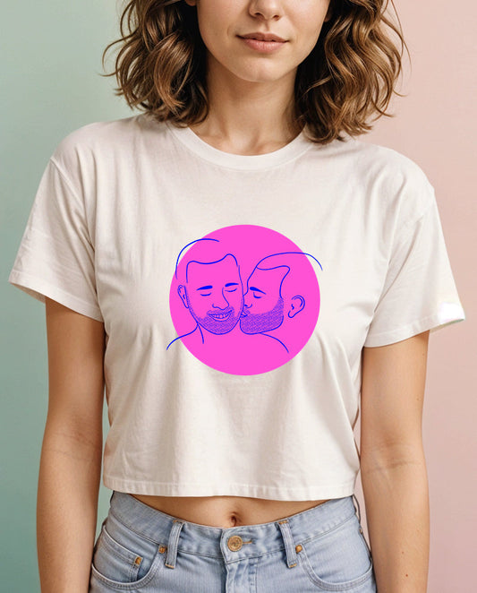 Love is love Crop Tişört