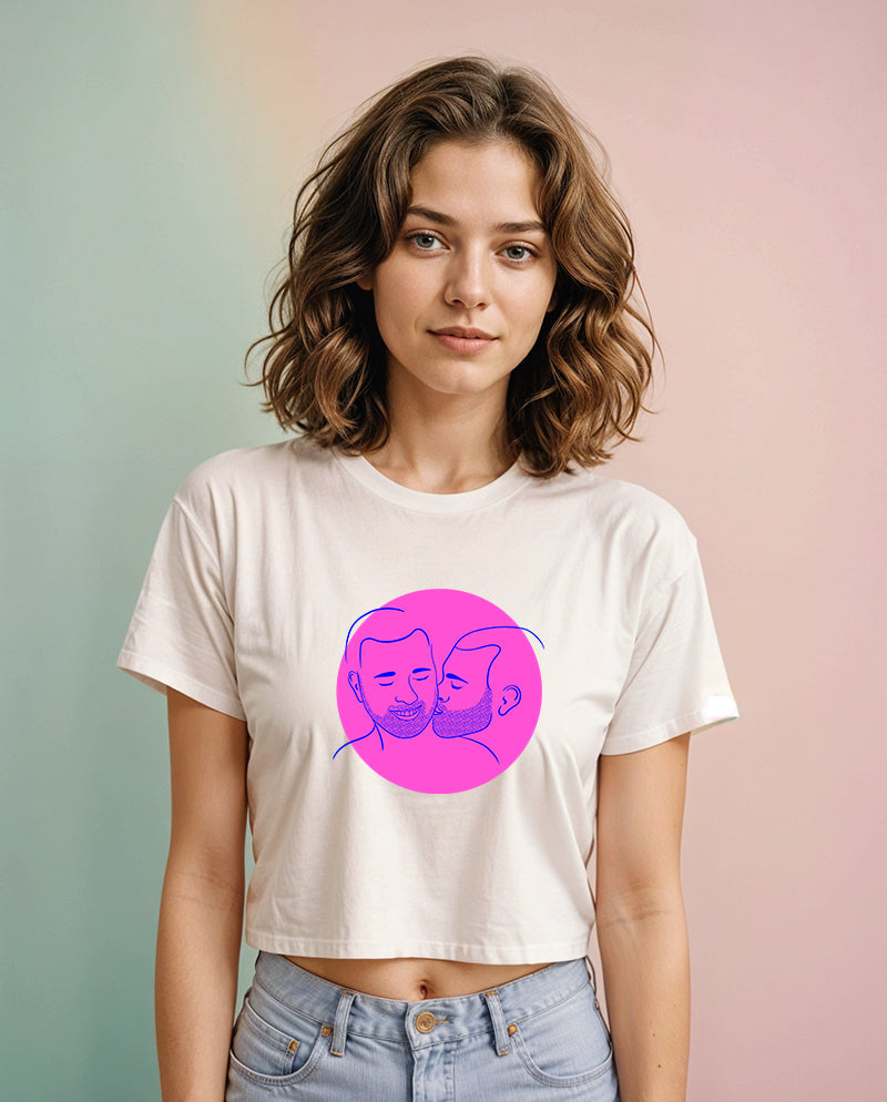 Love is love Crop Tişört